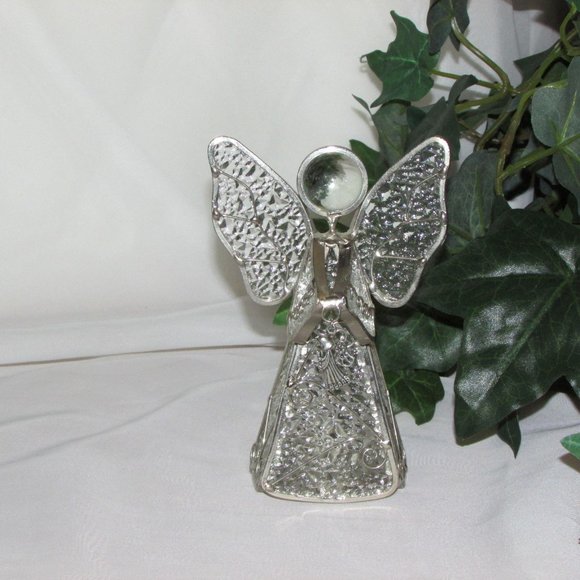 Art Glass Angel Tealight Candle Holder 5.5" Tall Pretty Christmas Holiday Decor - Picture 7 of 7